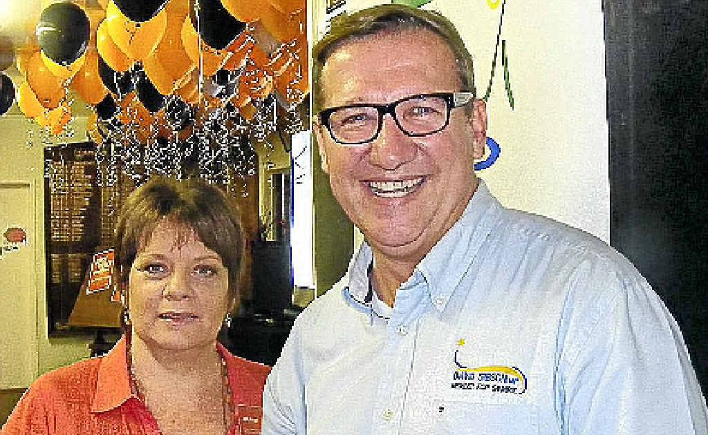 Jan Watt and David Gibson with a focus on orange. Jan Watt and David Gibson with a focus on orange.